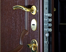 Замена замка на металлической двери Legran в Хабаровске