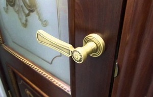 Установка дверной ручки в Хабаровске
