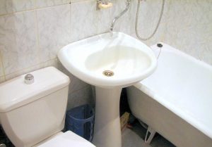 Установка раковины тюльпан в ванной в Хабаровске